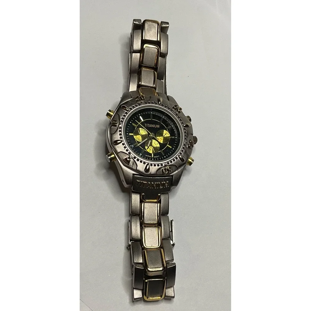 MENS TITANIUM UNIVERSAL WATCH TWO-tone BRUSHED NICKEL NEW BATTERY!